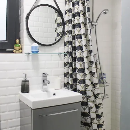 Practical And Charming Love Cocoon With Garden Lejlighed *